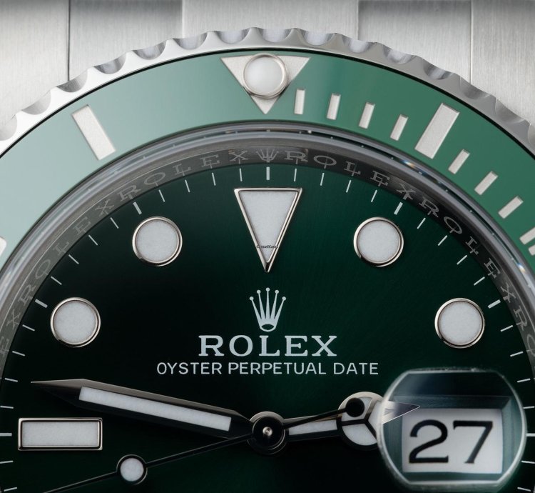 Rolex Submariner Date Hulk Full Set