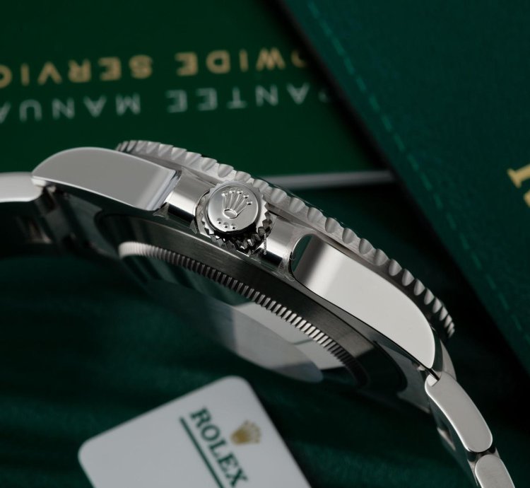 Rolex Submariner Date Hulk Full Set