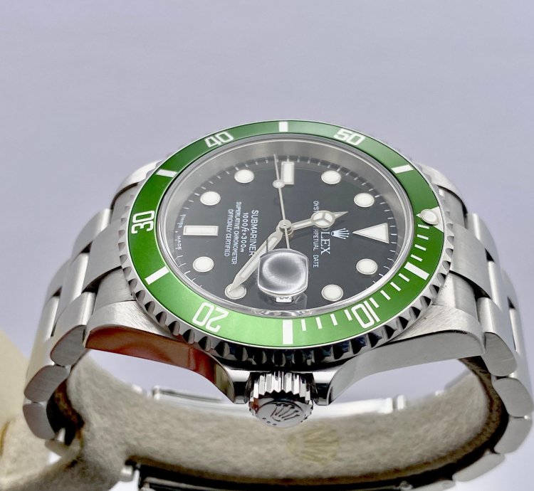 Rolex Submariner Date Kermit - Fat Four