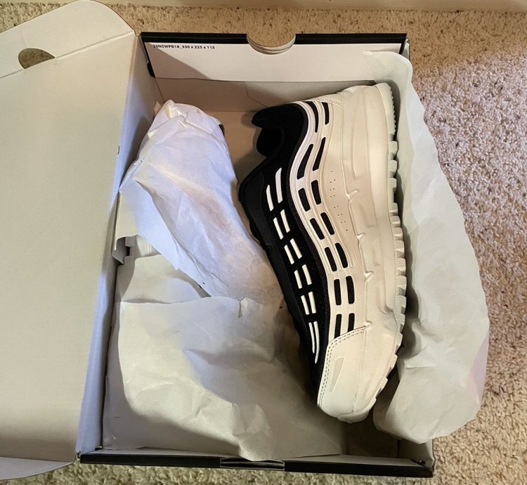 Nike Comme Des Gar Ons Air Max 2 5