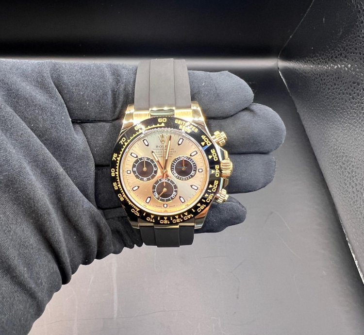Rolex Daytona Yellow Gold Oysterflex