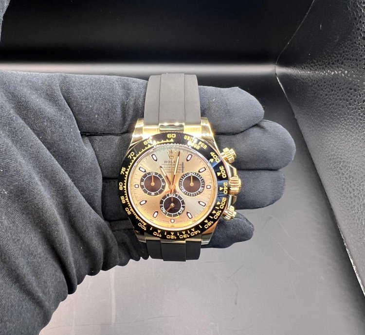 Rolex Daytona Yellow Gold Oysterflex