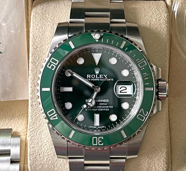 Rolex Submariner Date Magnifique Rolex Hulk Neuve