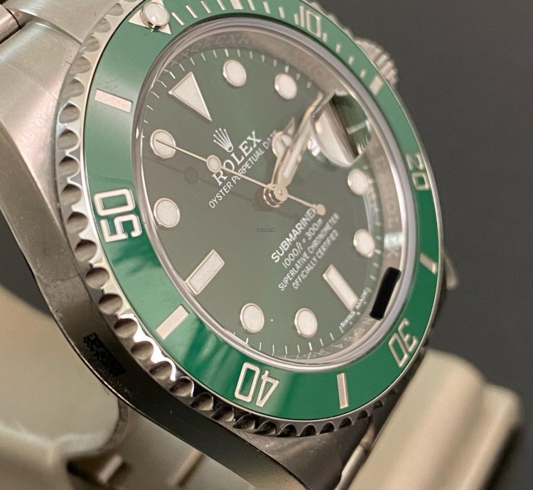 Rolex Submariner Date New Full Stickers 2018 Submariner Date Hulk New Old Stock 116610lv Full Set
