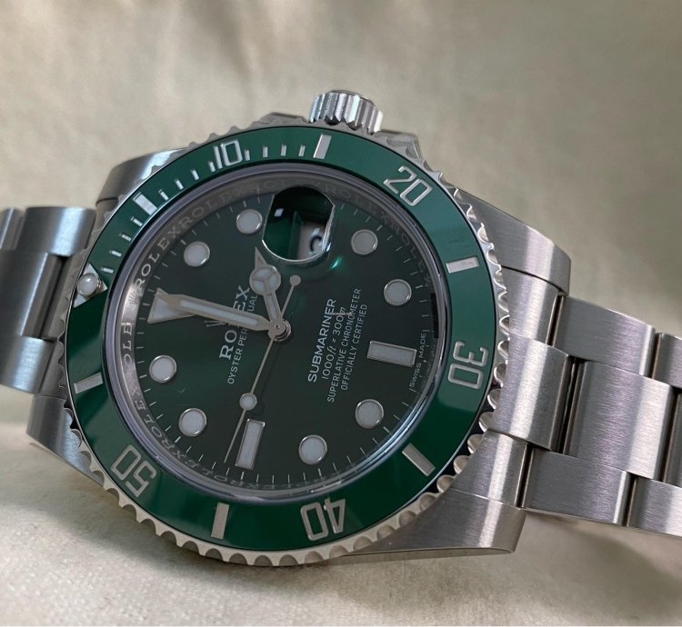 Rolex Submariner Date New Full Stickers 2018 Submariner Date Hulk New Old Stock 116610lv Full Set