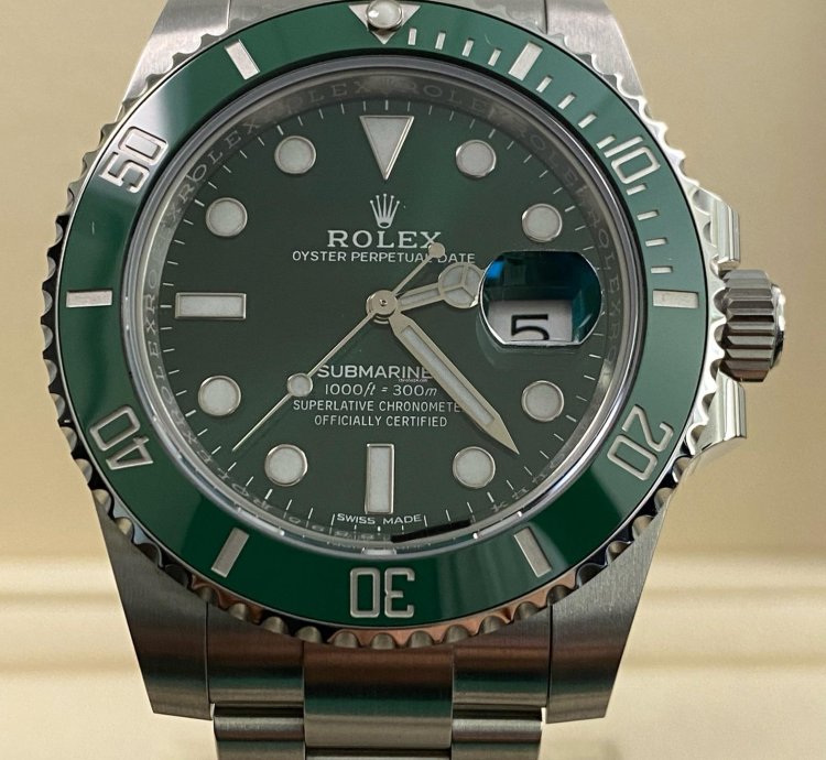 Rolex Submariner Date New Old Stock 2019 Submariner Date Hulk Unworn 116610lv Full Set