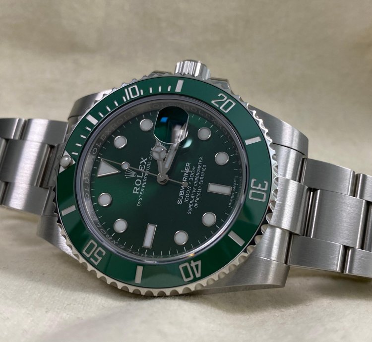 Rolex Submariner Date New Old Stock 2019 Submariner Date Hulk Unworn 116610lv Full Set