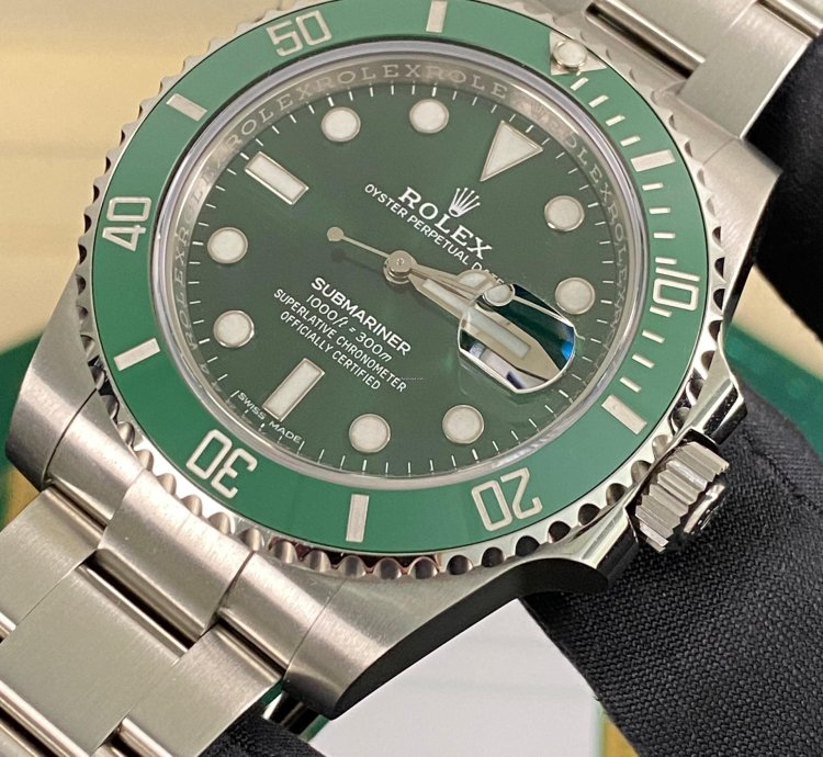 Rolex Submariner Date New Old Stock 2019 Submariner Date Hulk Unworn 116610lv Full Set