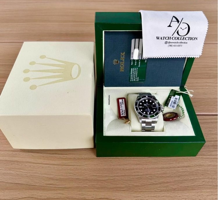 Rolex Submariner Date New Old Stock Full Set