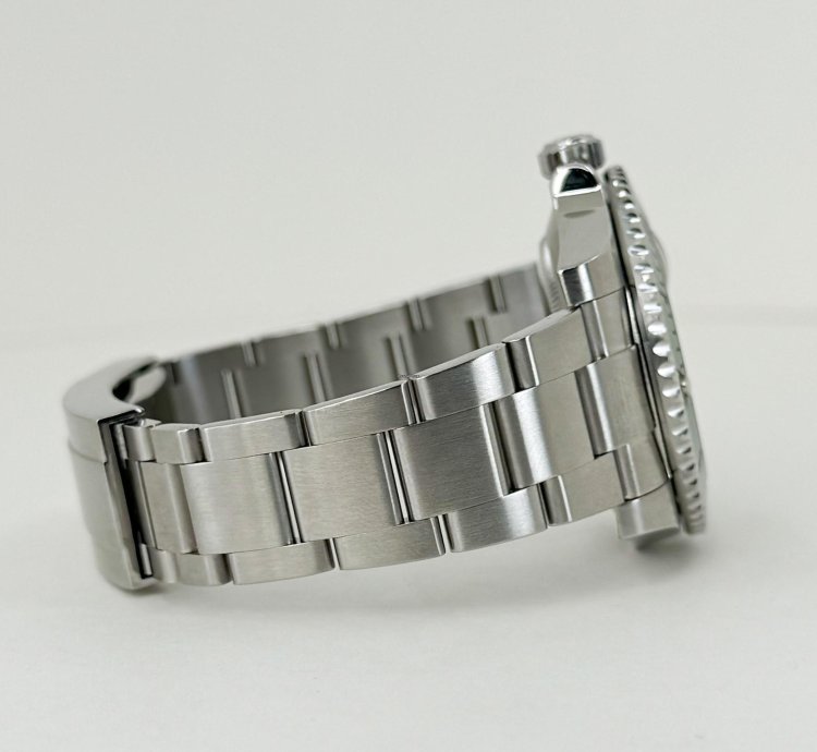 Rolex Submariner Date Stainless Steel Green Dial Hulk