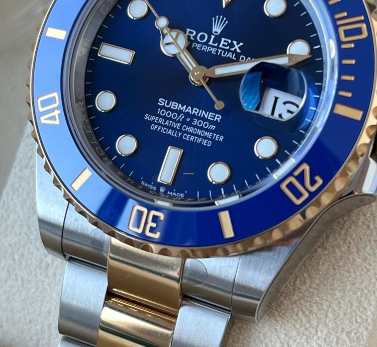 Rolex Submariner Date Stunning Blue Dial Full Set Of Papers Original Box 2024