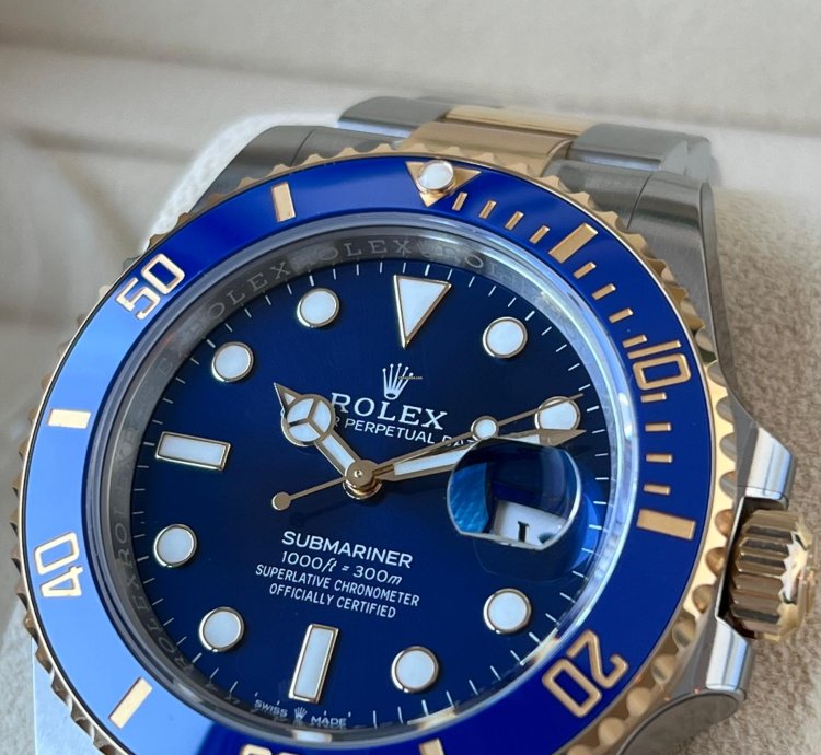 Rolex Submariner Date Stunning Blue Dial Full Set Of Papers Original Box 2024