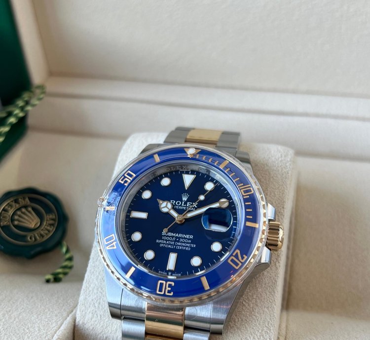 Rolex Submariner Date Stunning Blue Dial Full Set Of Papers Original Box 2024