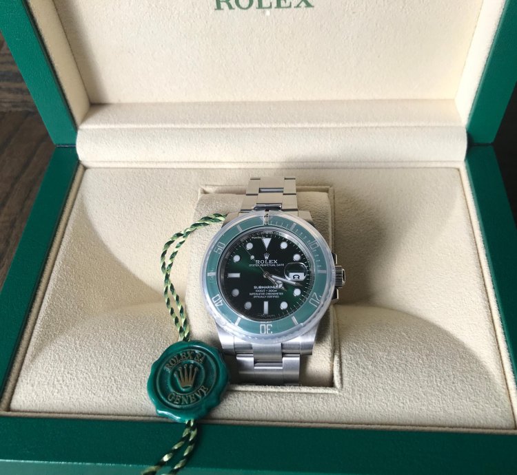 Rolex Submariner Date Unworn 2019 perfect Condition And Sticker On The Back
