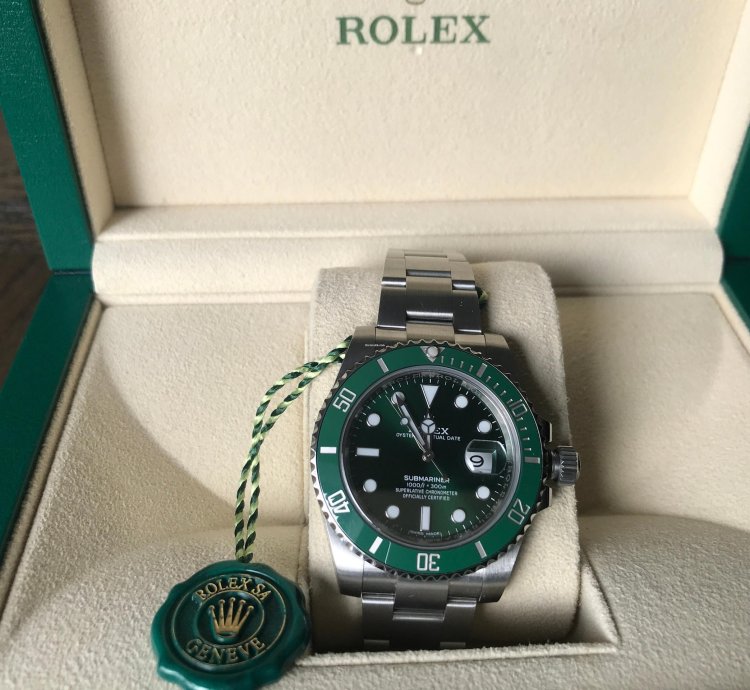 Rolex Submariner Date Unworn 2019 perfect Condition And Sticker On The Back