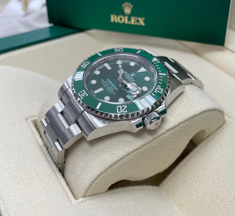 Rolex Submariner Date Unworn 2019 Submariner Date 40mm 116610lv Stainless Steel Hulk Green Dial Green Bezel