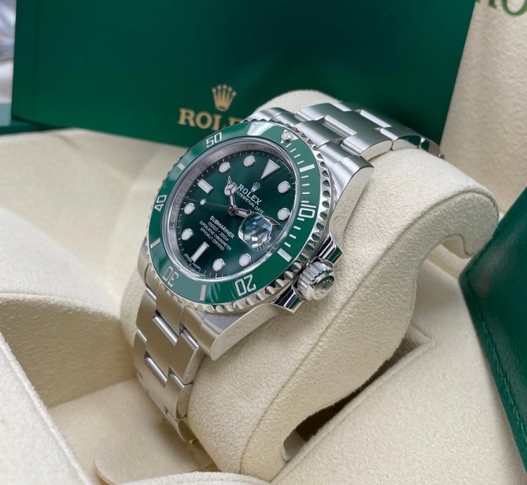 Rolex Submariner Date Unworn 2020 Submariner Date 40mm 116610lv Stainless Steel Hulk Green Dial Green Bezel
