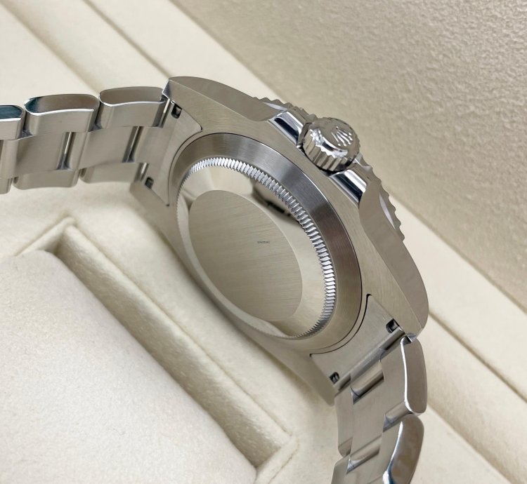 Rolex Submariner Date Unworn 2020 Submariner Date 40mm 116610lv Stainless Steel Hulk Green Dial Green Bezel
