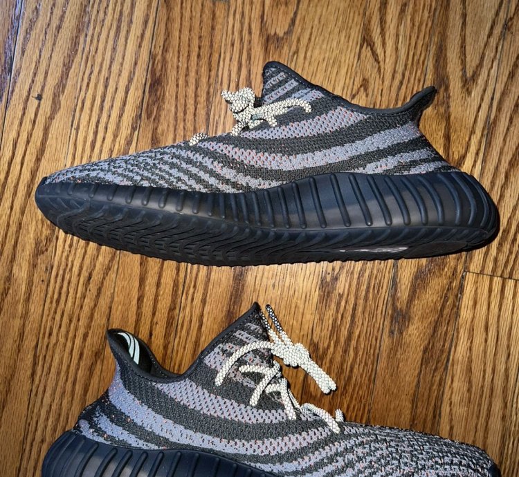Adidas Men Syeezy Boost 350 V2 Carbon Beluga Size 12 Hq7045