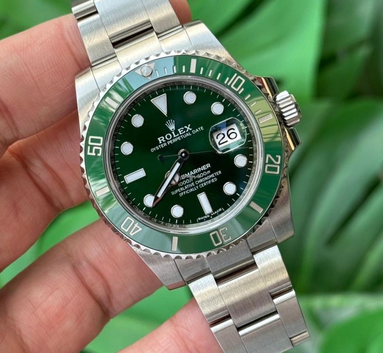 Rolex Submariner Date Unworn Full Set Hulk 116610lv - Top Condition