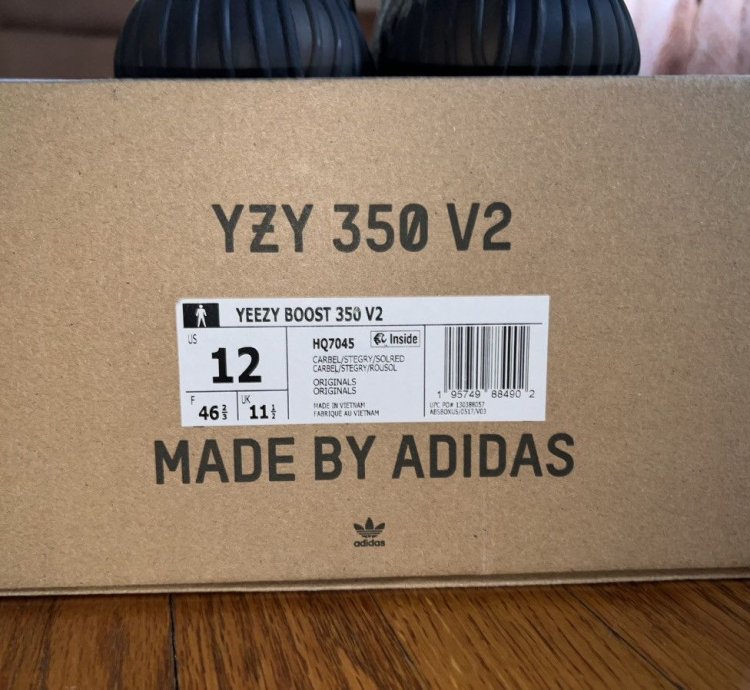 Adidas Men Syeezy Boost 350 V2 Carbon Beluga Size 12 Hq7045
