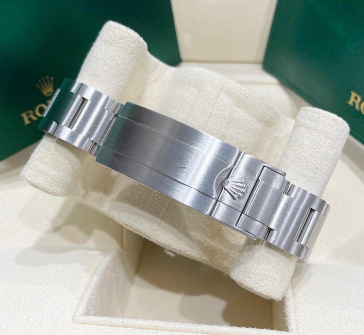 Rolex Submariner Date Unworn Submariner Date 40mm 116610lv Stainless Steel Hulk Green Dial Green Bezel
