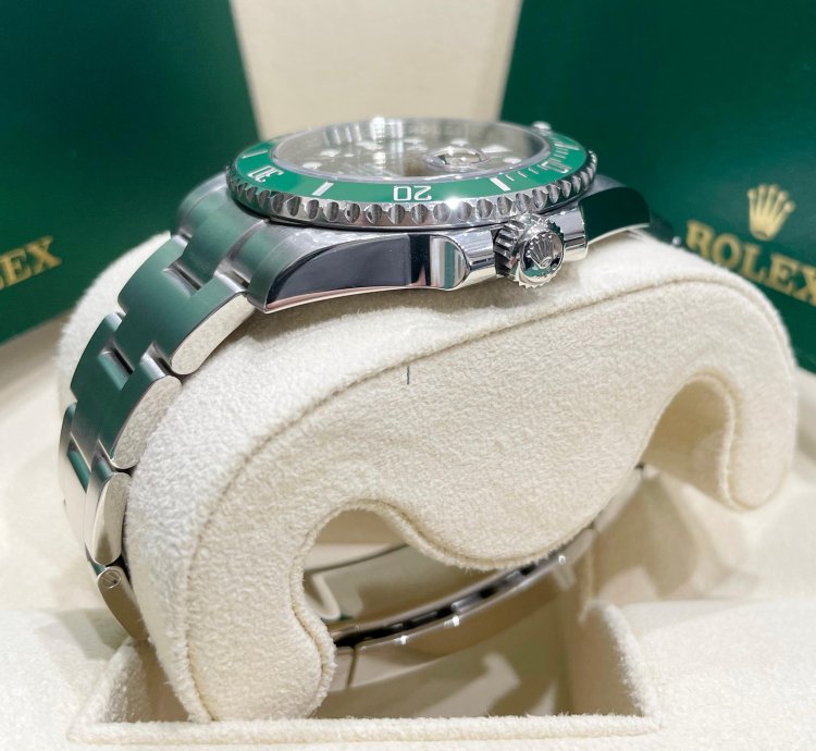 Rolex Submariner Date Unworn Submariner Date 40mm 116610lv Stainless Steel Hulk Green Dial Green Bezel