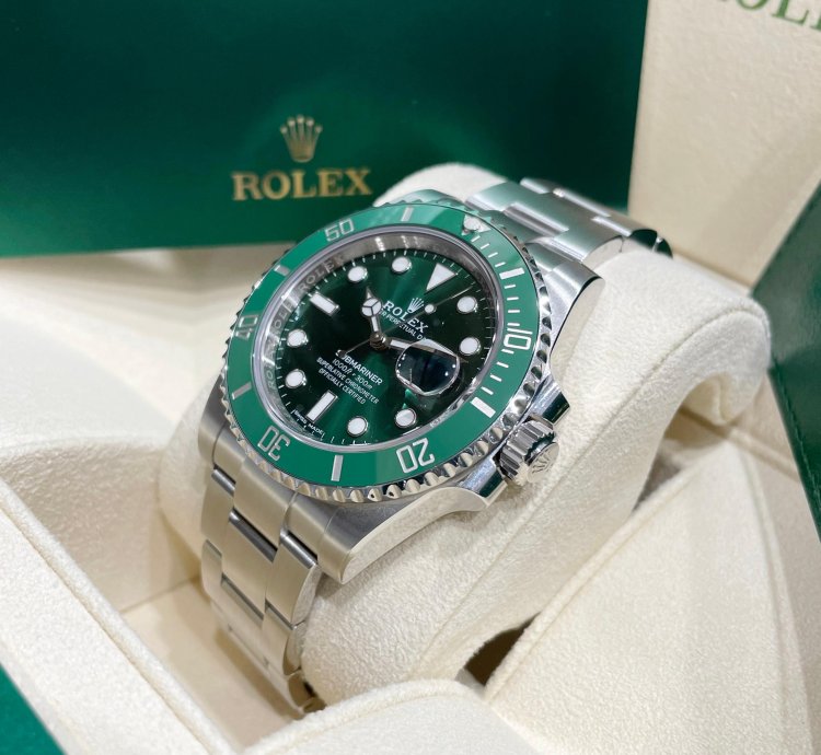Rolex Submariner Date Unworn Submariner Date 40mm 116610lv Stainless Steel Hulk Green Dial Green Bezel