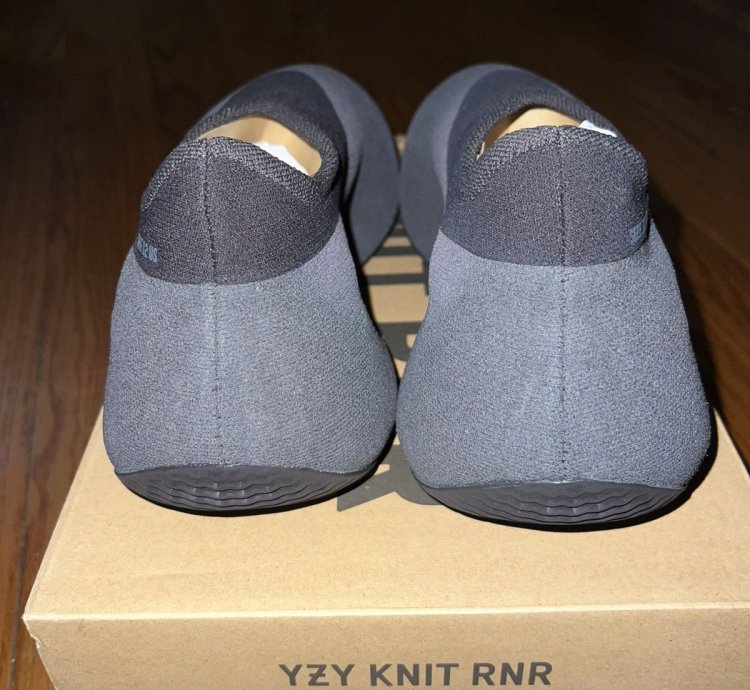 Adidas Men Yeezy Knit Rnr Fade Onyx Size 12 Ie1663