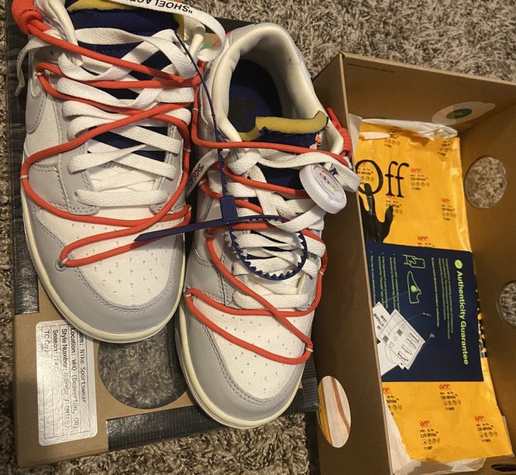 Nike Dunk Low Off-white Lot 23