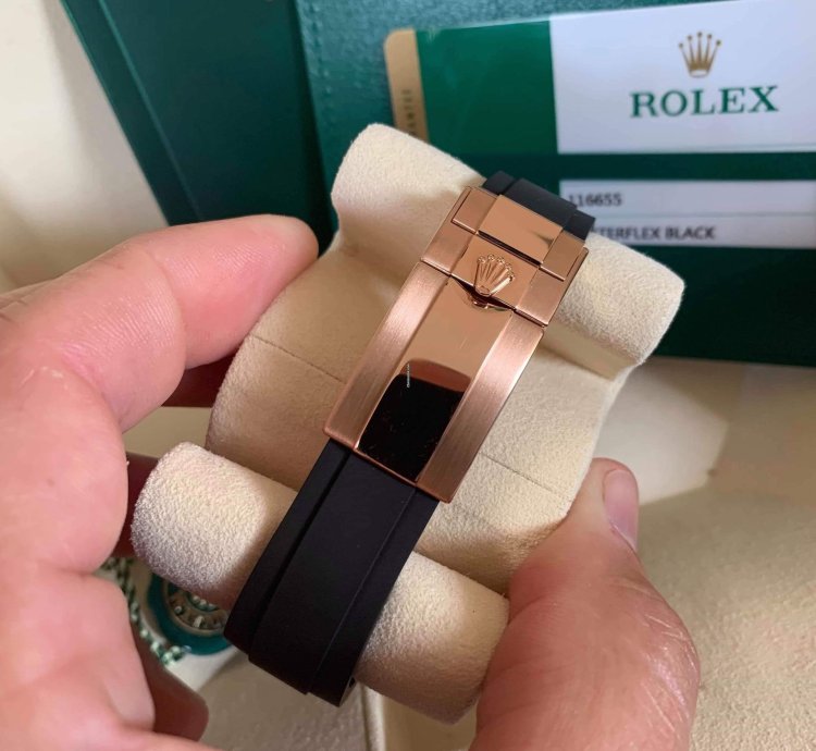 Rolex Yacht-master 40 40mm Everose Gold Black Dial Oysterflex 116655