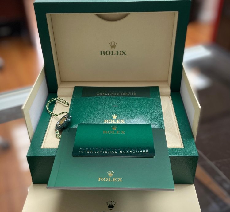 Rolex Daytona Yellow Gold White Dial 116508