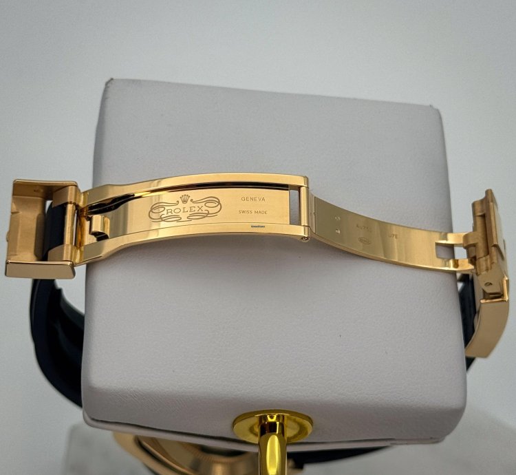 Rolex Daytona Yellow Gold Yml Dial Complete Set 116518ln