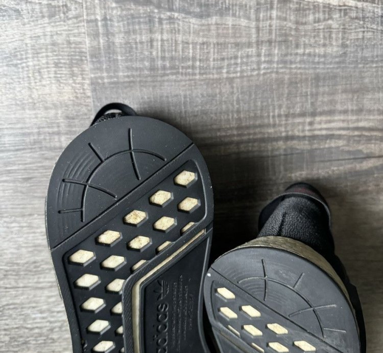 Adidas Nmd V2 Core Black Gold Metallic 9 5m