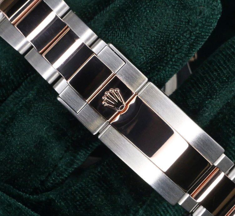 Rolex Yacht-master Ii Mint Complete Set Yacht-master Ii Two-tone White Dial Blue Bezel Rose Gold 116681