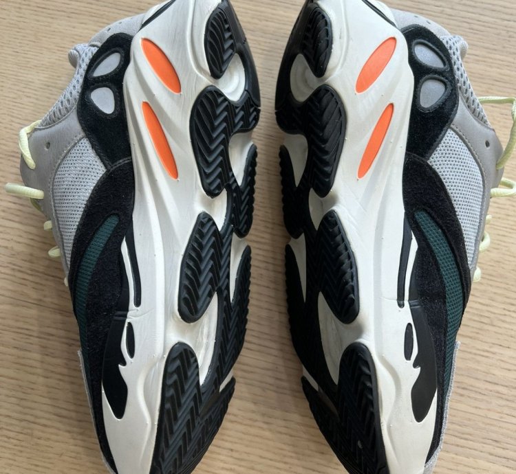 Adidas Og 2017 Yeezy Boost 700 Wave Runner Sz 10 Yzy Pod 1