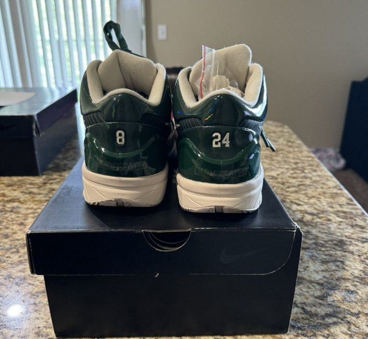 Nike Kobe 4 Undefeated Bucks