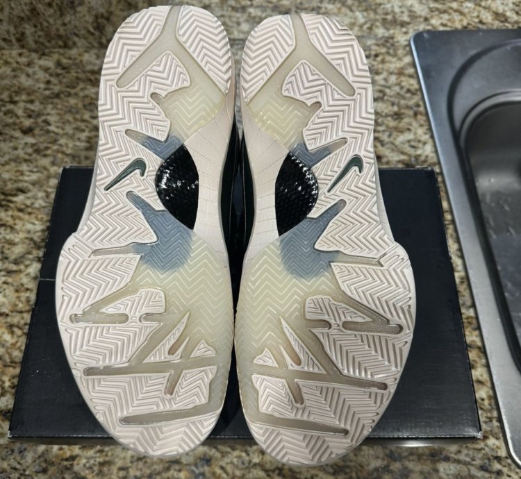 Nike Kobe 4 Undefeated Bucks
