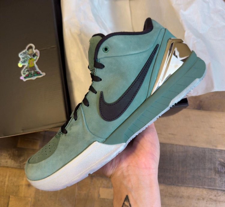 Nike Kobe Iv 4 Protro Girl Dad Size 11