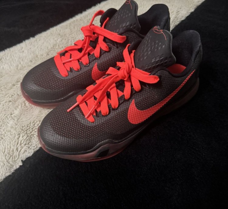 Ds Nike Kobe 10 Bright Crimson Size 6 5y