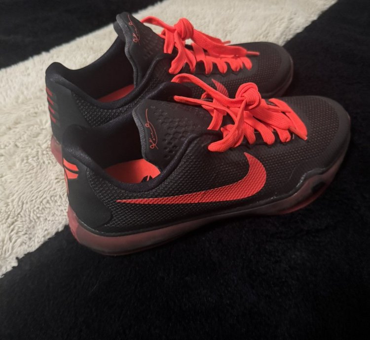 Ds Nike Kobe 10 Bright Crimson Size 6 5y