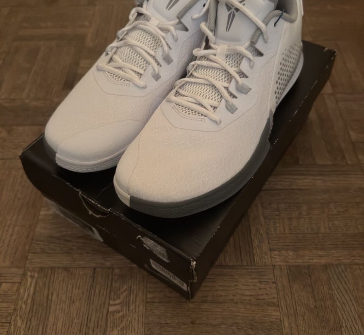 Ds Nike Mamba Fury White Wolf Grey Mens Size 14