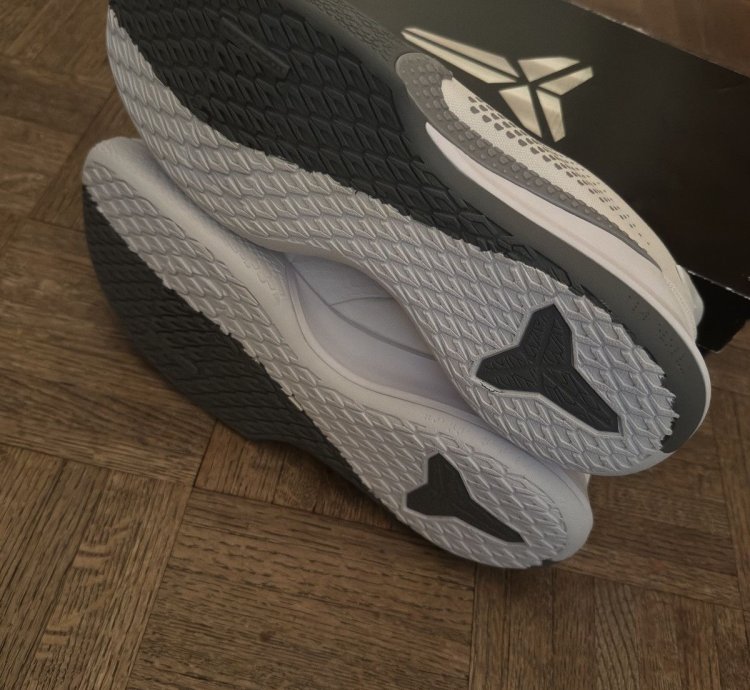 Ds Nike Mamba Fury White Wolf Grey Mens Size 14