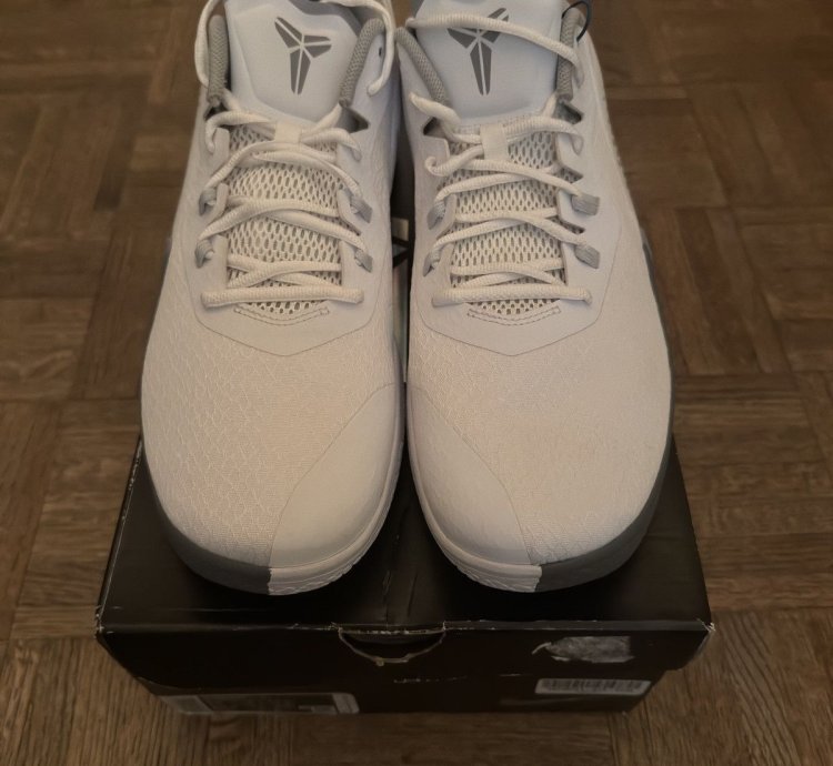 Ds Nike Mamba Fury White Wolf Grey Mens Size 14