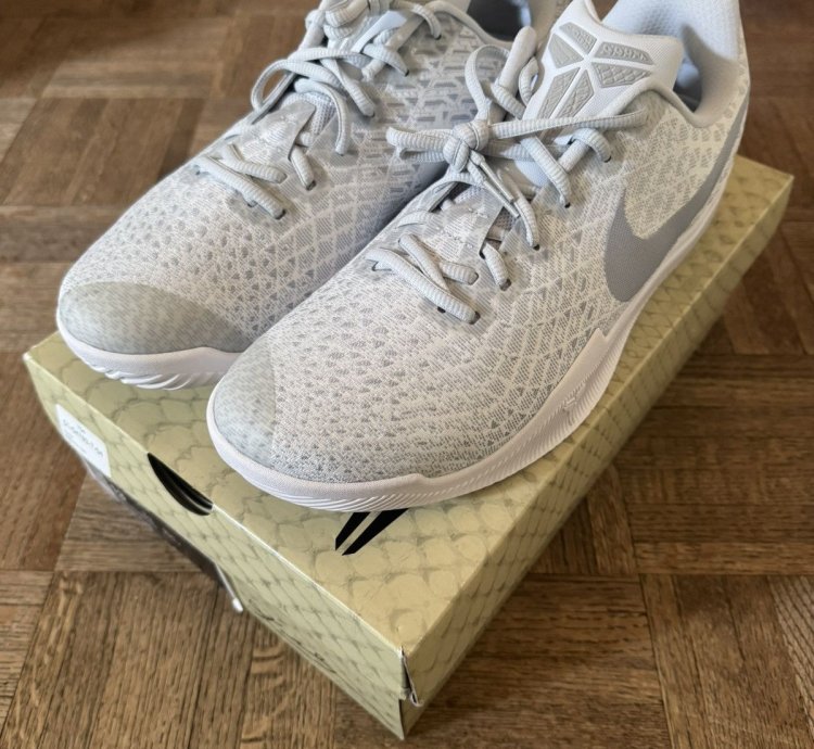 Ds Nike Mamba Instinct White Grey Pure Platinum Size 13