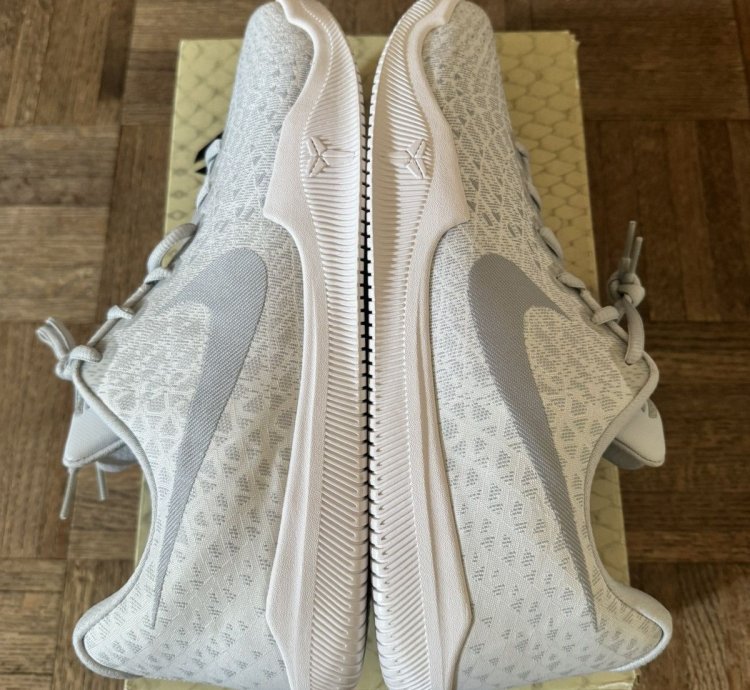 Ds Nike Mamba Instinct White Grey Pure Platinum Size 13