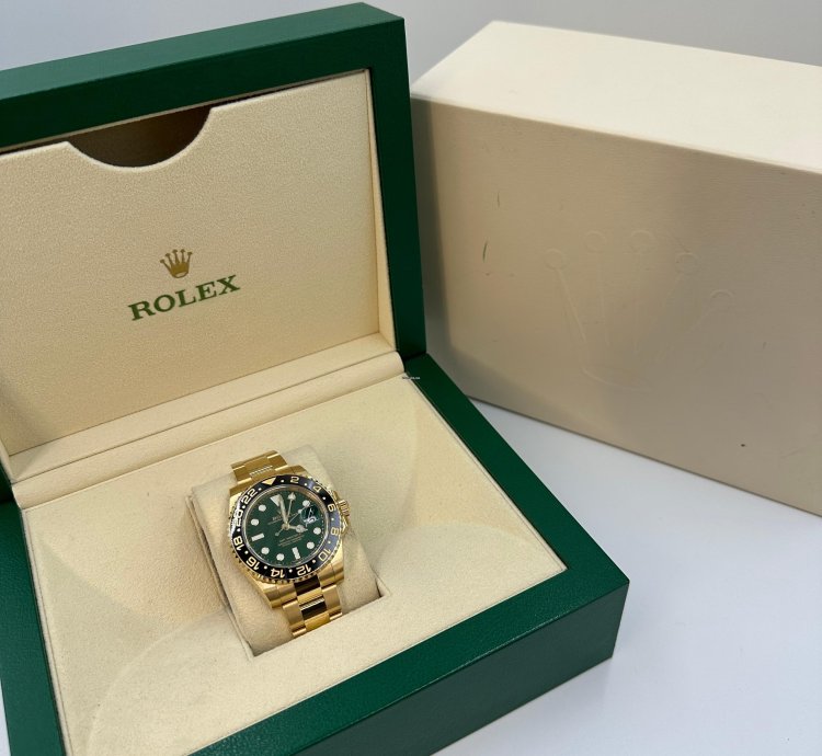 Rolex Gmt-master Ii 116718ln Green Dial