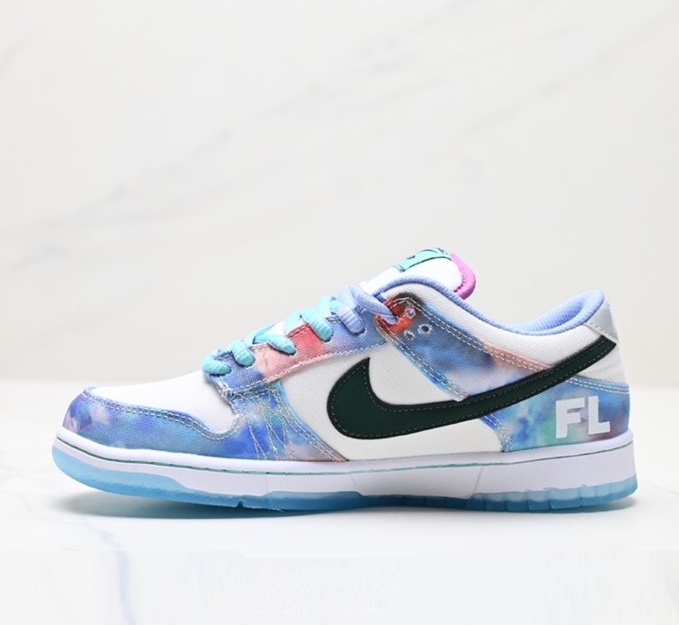 Dunk Low X Futura Laboratories