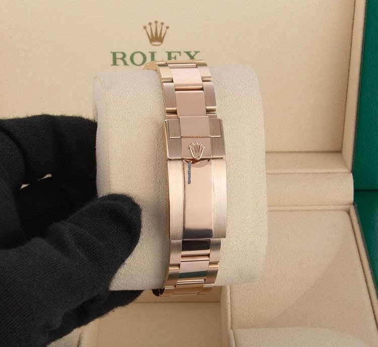 Rolex Gmt-master Ii 126715chnr 18k Rose Gold Black Dial 40 Mm