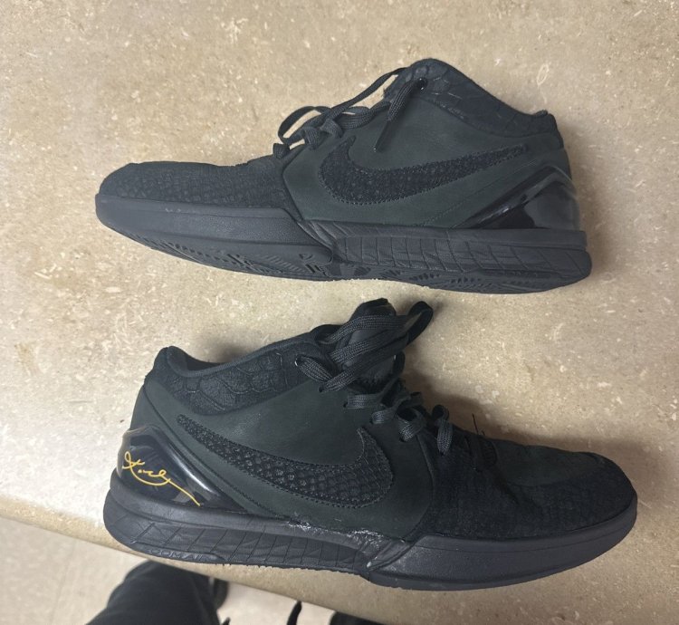 Kobe 4 Gift Of Mamba